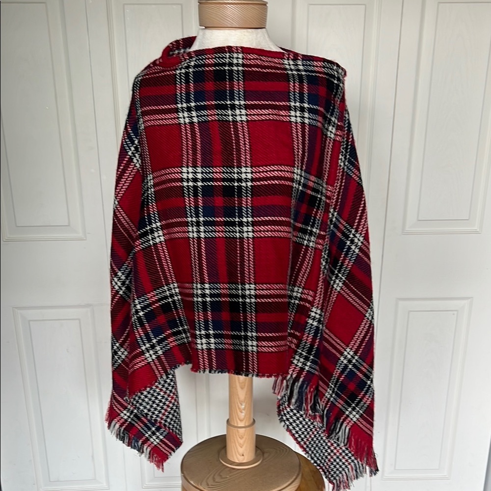 Plaid Red and Black Knitted Poncho